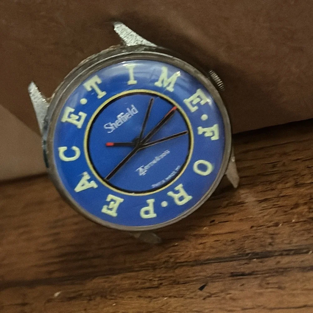 TIME FOR PEACE 1970’S  WATCH - FOR PARTS OR REPAIR | Peace Sign Hands